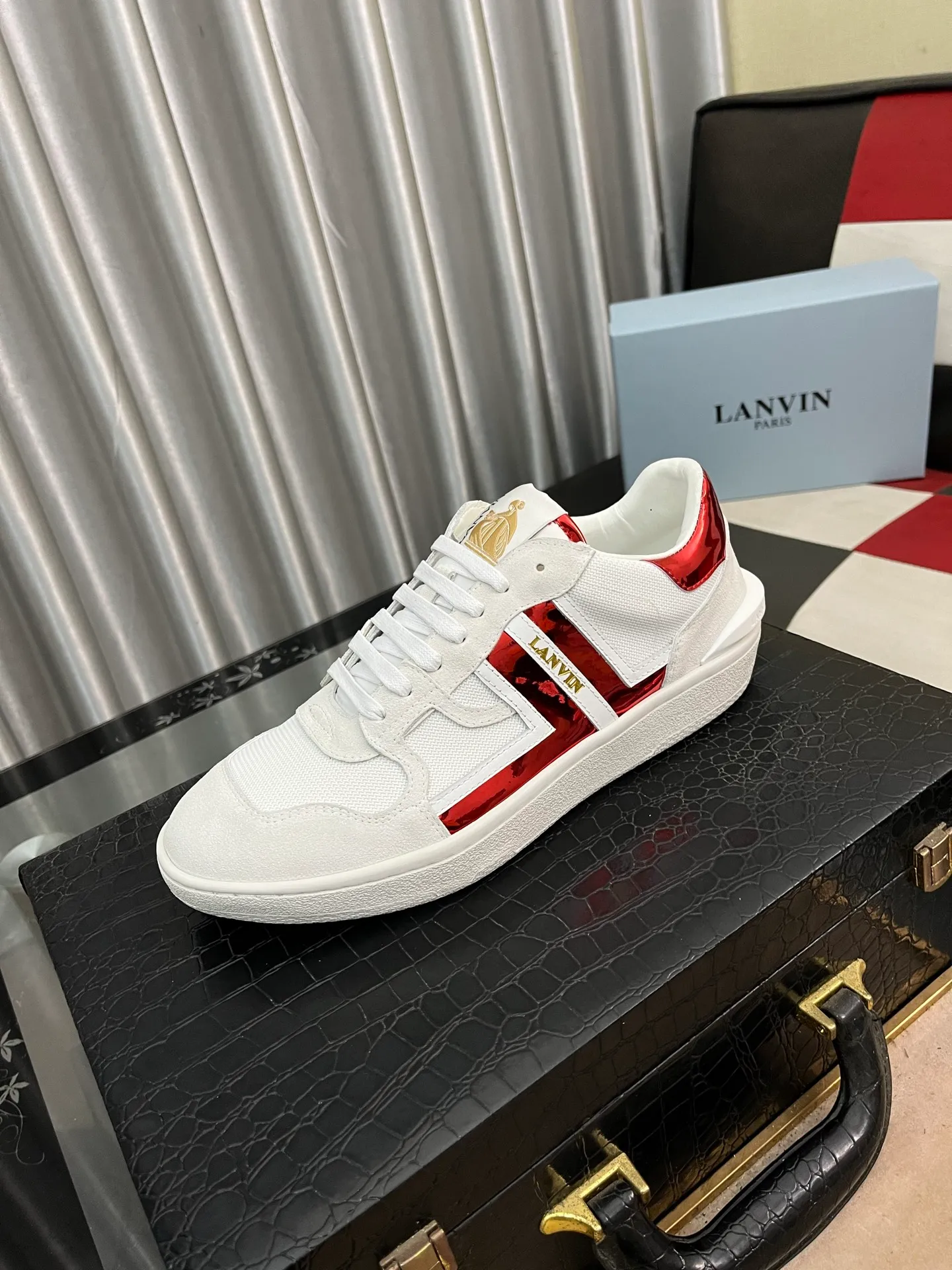 Men's men's shoes 💰540⌚️⌚️❗️Lanvin# Lanvin spring and summer series new colors latest lace up fashion casual forrest shoes running shoes ~ bumpr high quality couple series‼ ️ The latest trendy products of the season 🌈Many bloggers have started buying original models and custom-made them. The uppers are made of nubuck leather. They are very versatile, fashionable and casual, and are comfortable on the feet. Recommended for personal use! The original molded rubber backing with clear logo is wear-resistant. Standard code for couples: female code 35~40, male code 38-45